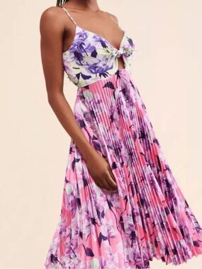 Anthropologie x Delfi Quinn Pleated Dress
LL12